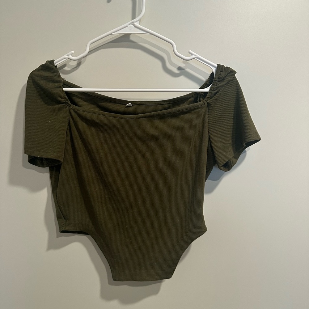 Green cropped/ drop shirt